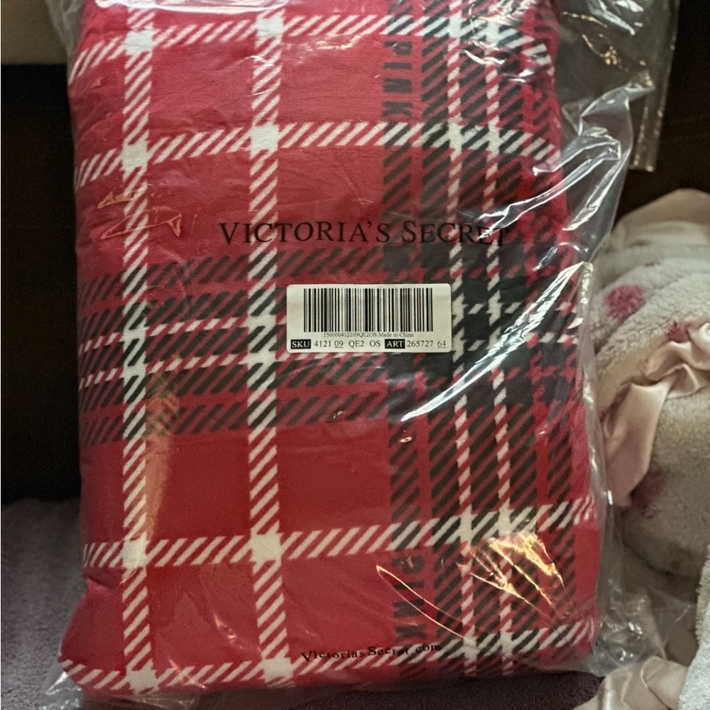 Victoria's Secret Red Plaid Blanket/ Canvas Bag Set